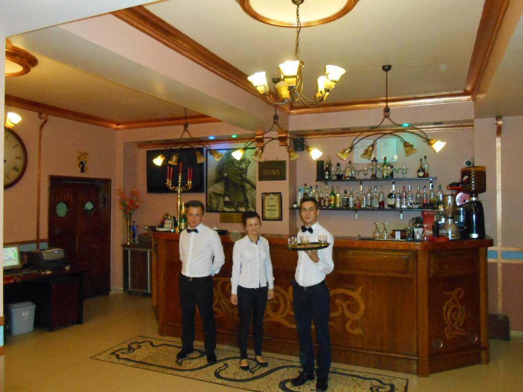 Pensiunea Romeo Tecuci Extérieur photo