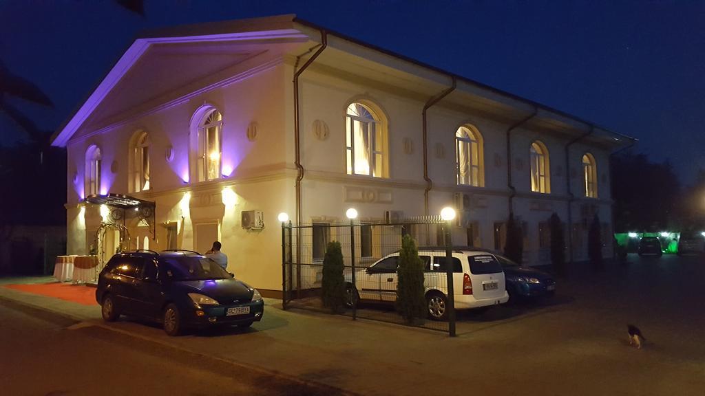 Pensiunea Romeo Tecuci Extérieur photo